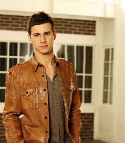 Blake Lively dated Kelly Blatz before joining Gossip Girl.